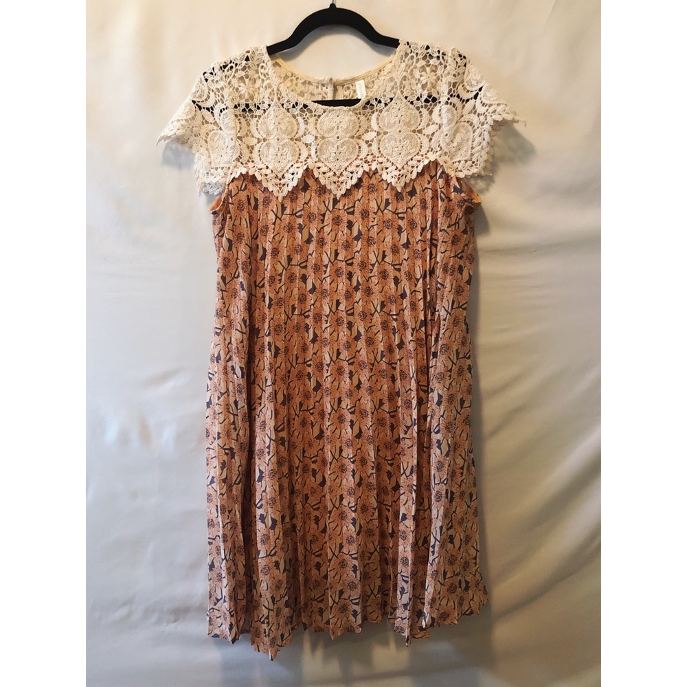 Xhilaration Flower and Lace Dress